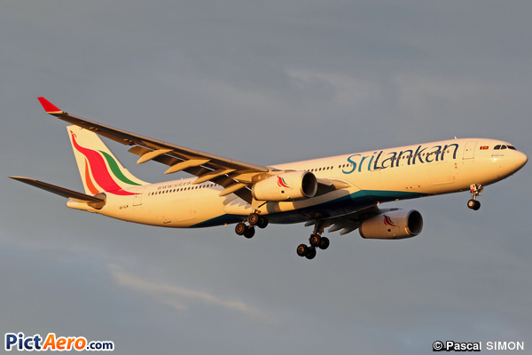 Airbus A330-343E (SriLankan Airlines)