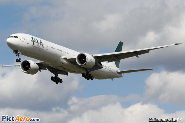 Boeing 777-3Q8/ER (Pakistan International Airlines (PIA))