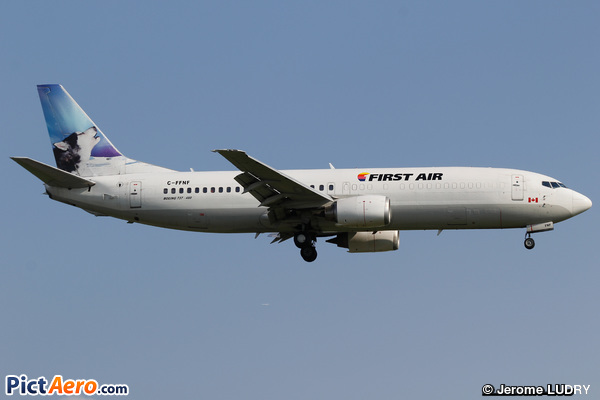 Boeing 737-406  (First Air)