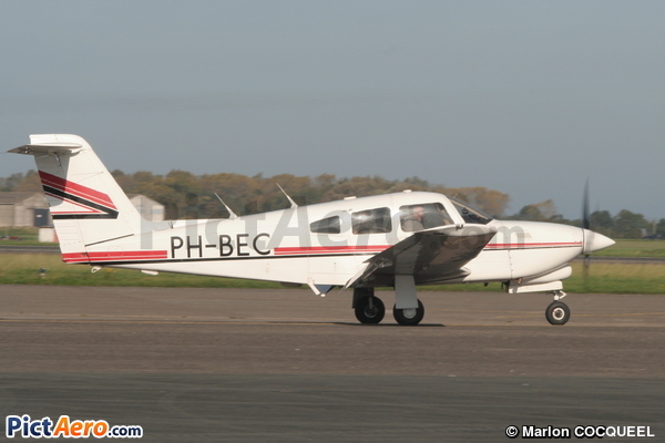 Piper PA-28 RT-201T Turbo Arrow IV (Stella Aviation)