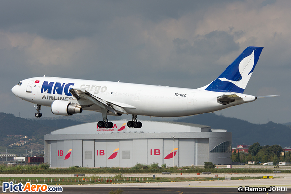 Airbus A300B4-622R(F) (MNG Airlines)