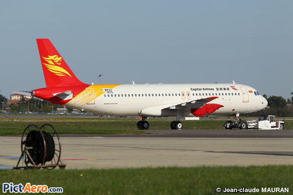 Airbus A320-214/WL  (Capital Airlines)