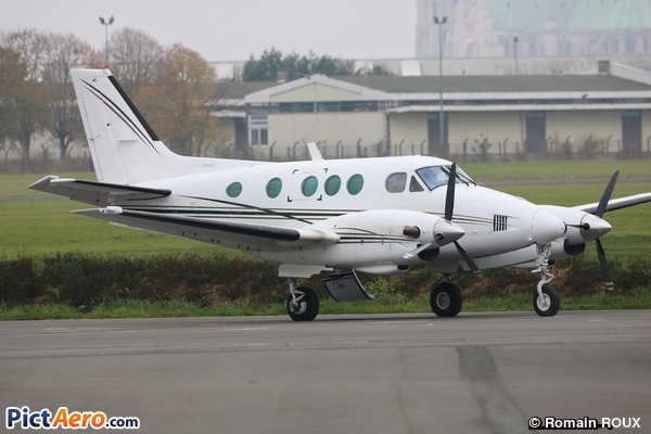 Beech E90 King Air (Aero Sotravia)