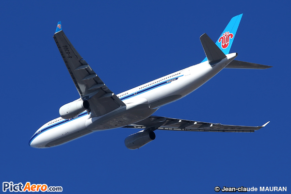 Airbus A330-302 (China Southern Airlines)
