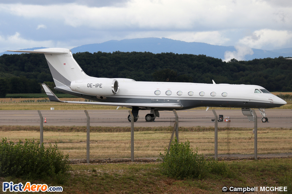 Gulfstream Aerospace G-550 (G-V-SP) (Global Jet Austria)