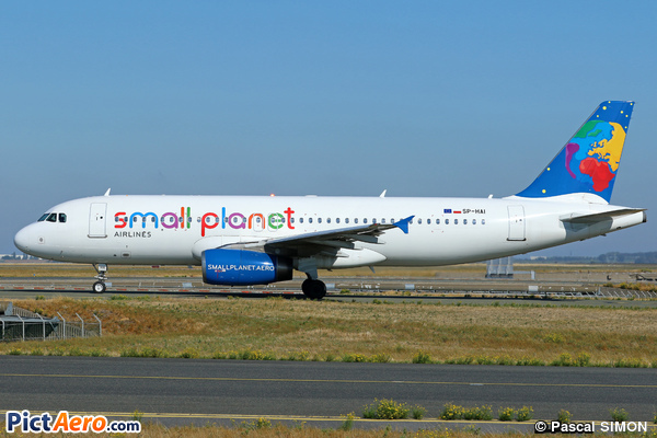 Airbus A320-233 (Small Planet Airlines Poland)