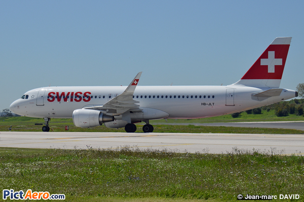 Airbus A320-214/WL (Swiss International Air Lines)