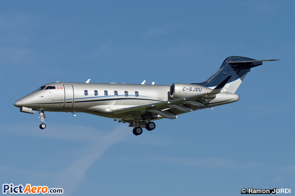 Bombardier BD-100-1A10 Challenger 350 (Skyservice Business Aviation Inc.)