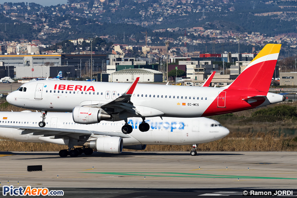 Airbus A320-214/WL (Iberia)