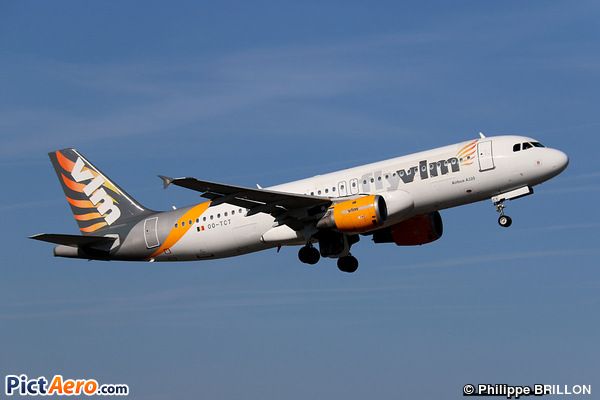 Airbus A320-212 (VLM Airlines)