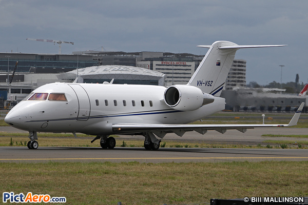 Canadair CL-600-2B16 Challenger 604 ( Execujet Aviation OY)