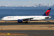 Boeing 777-232/ER (N867DA)