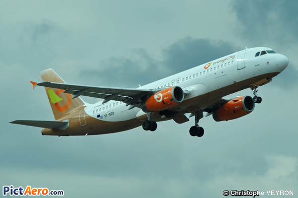 Airbus A320-232 (Orange Aviation)