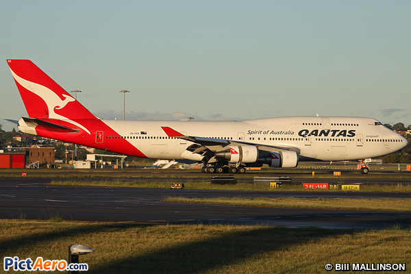 Boeing 747-48E (Qantas)