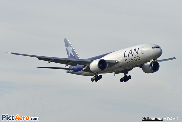 Boeing 777-F16 (LAN Cargo)
