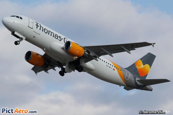 Airbus A320-214 (Thomas Cook Airlines Balearics)