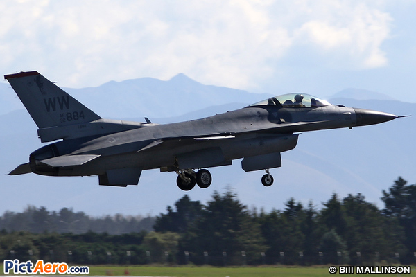 General Dynamics F-16CM Fighting Falcon (United States - US Air Force (USAF))