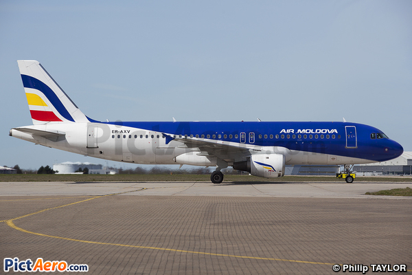 Airbus A320-211 (Air Moldova)