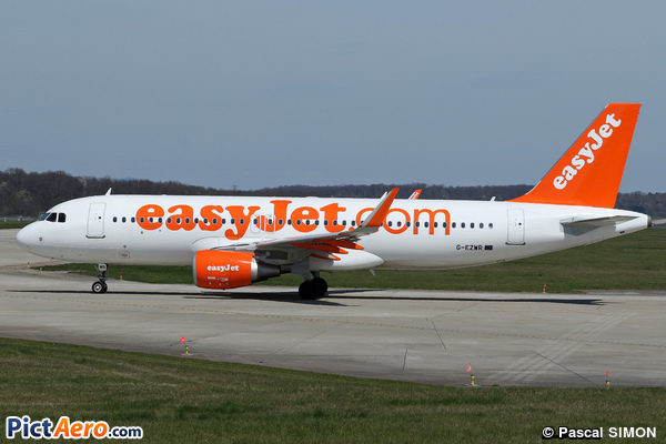 Airbus A320-214 (easyJet)