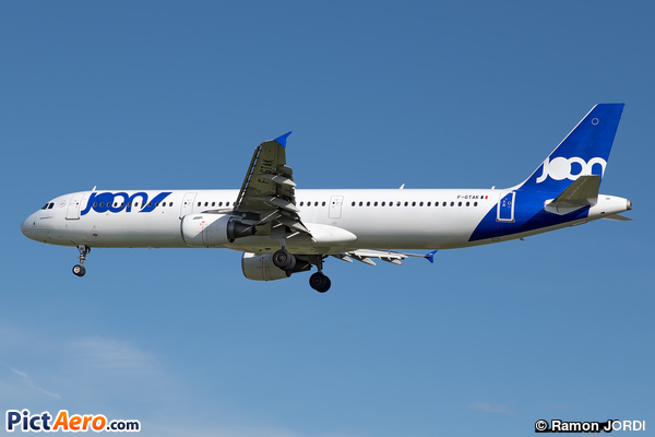 Airbus A321-211 (Joon)