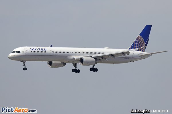 Boeing 757-33N/WL (United Airlines)