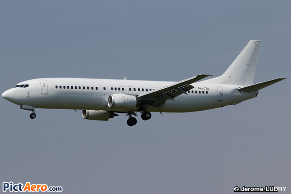 Boeing 737-46J (Go2Sky)