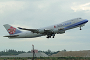 Boeing 747-409F/SCD (B-18709)