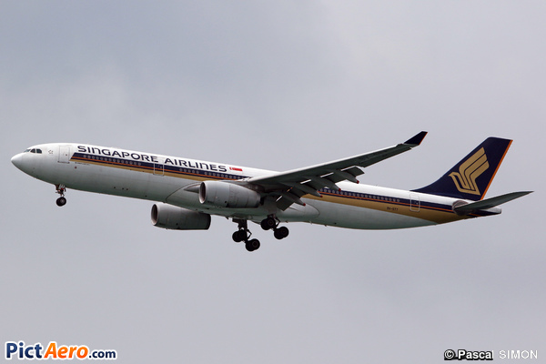 Airbus A330-343E (Singapore Airlines)