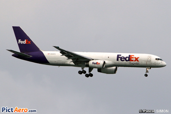 Boeing 757-236/SF (FedEx Express)