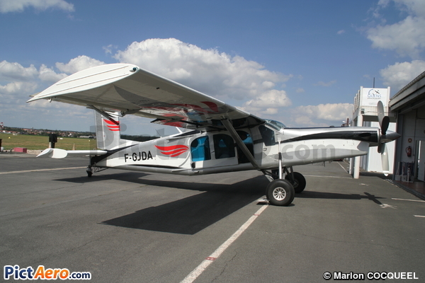 Pilatus PC-6/B2-H2 Turbo Porter (Pau Parachutisme Passion)