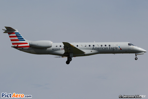 Embraer ERJ-140LR (American Eagle)