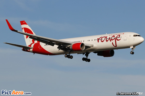 Boeing 767-316/ER (Air Canada Rouge)