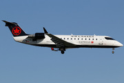 Canadair CL-600-2B19 Regional Jet CRJ-200ER (C-FEJA)