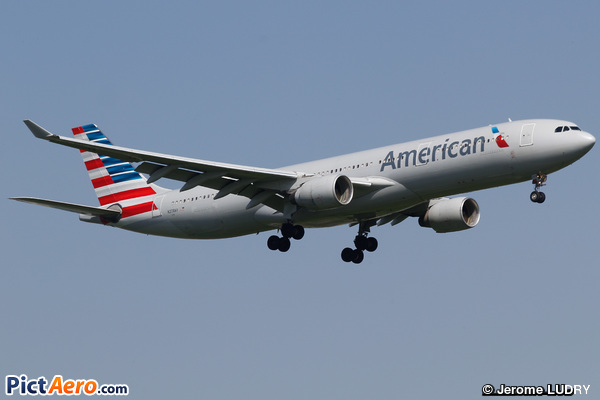 Airbus A330-323X (American Airlines)