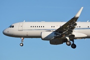 Airbus A320-214/CJ (M-YBUS)