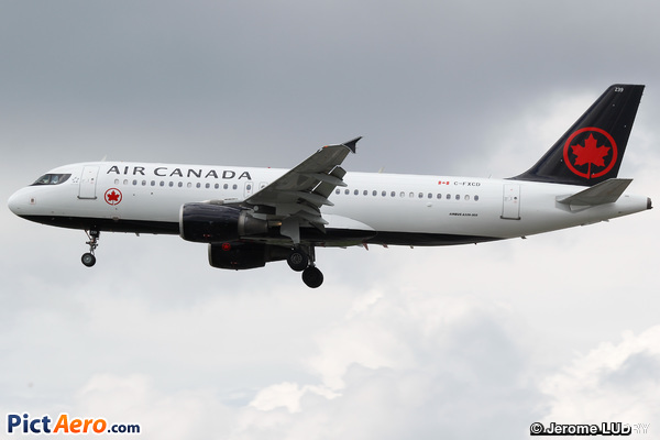Airbus A320-214 (Air Canada)
