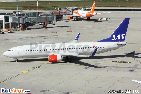 Boeing 737-86N (Scandinavian Airlines (SAS))
