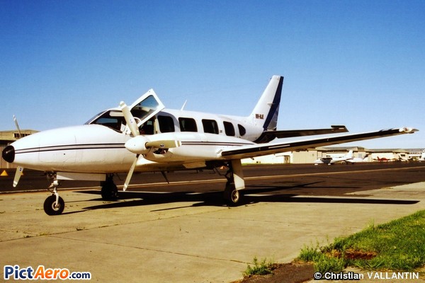 Piper PA-31-350 Navajo Chieftain (Airmed Australia)
