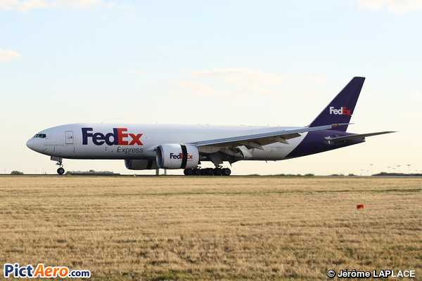 Boeing 777-FS2 (FedEx Express)