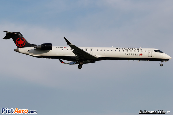 Canadair CL-600-2D15 Regional Jet CRJ-705ER (JAZZ Aviation LP)