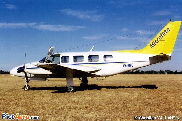 Piper PA-31-350 Navajo Chieftain (Microflite)