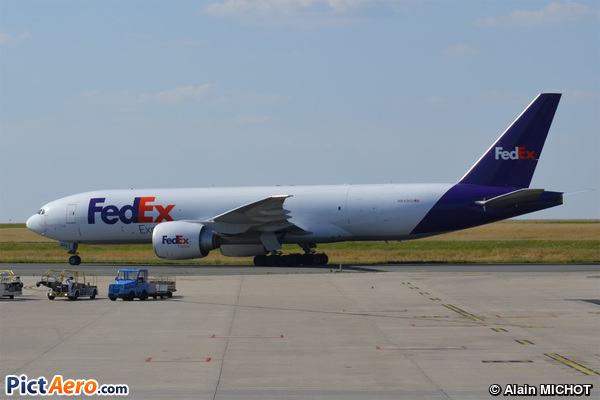 Boeing 777-FHT (FedEx Express)