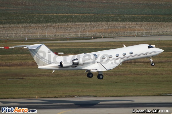 Gulfstream Aerospace G-1159A Gulfstream G-III (Private / Privé)