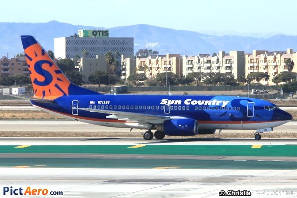 Boeing 737-7Q8 (Sun Country Airlines)