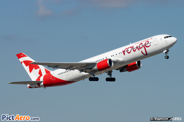 Boeing 767-3Q8/ER (Air Canada Rouge)
