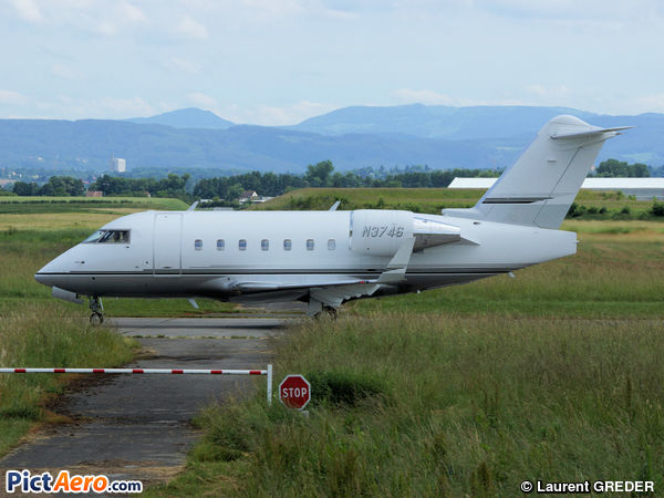 Canadair CL-600-2B16 Challenger 605 (Hi Fly)