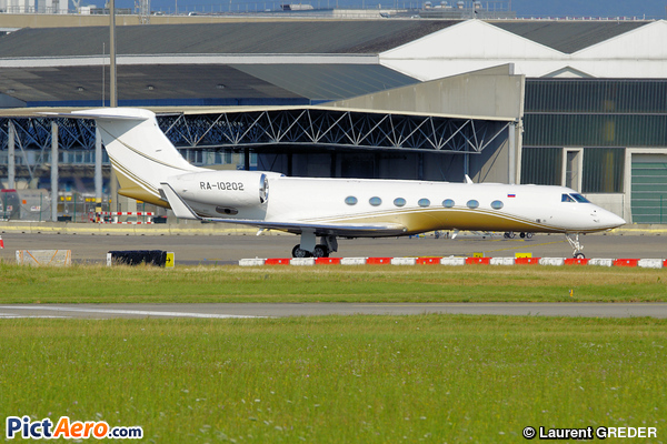 Gulfstream Aerospace G-550 (G-V-SP) (OJSC Surgutneftegaz)