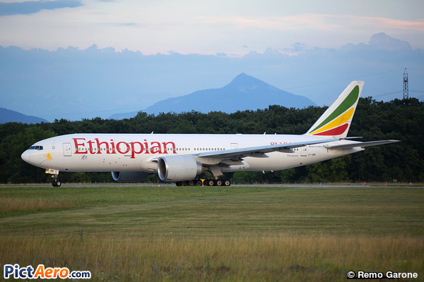 Boeing 777-260/LR (Ethiopian Airlines)