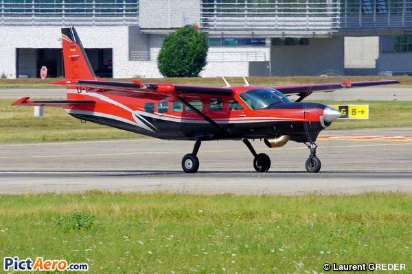 Cessna Supervan 900 (FSZ Saar)