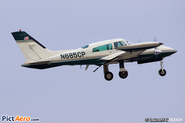 Cessna 310Q (Private / Privé)